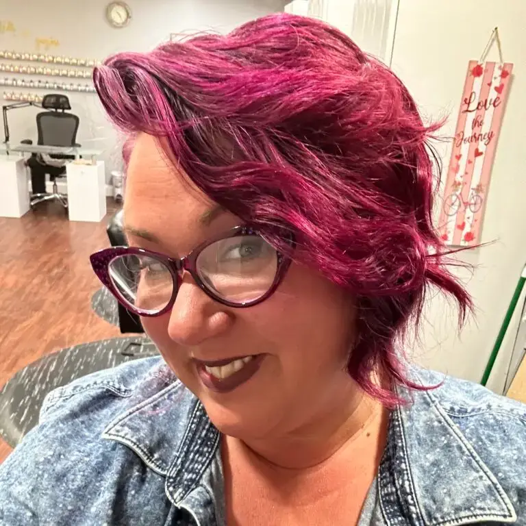 Kim headshot in salon