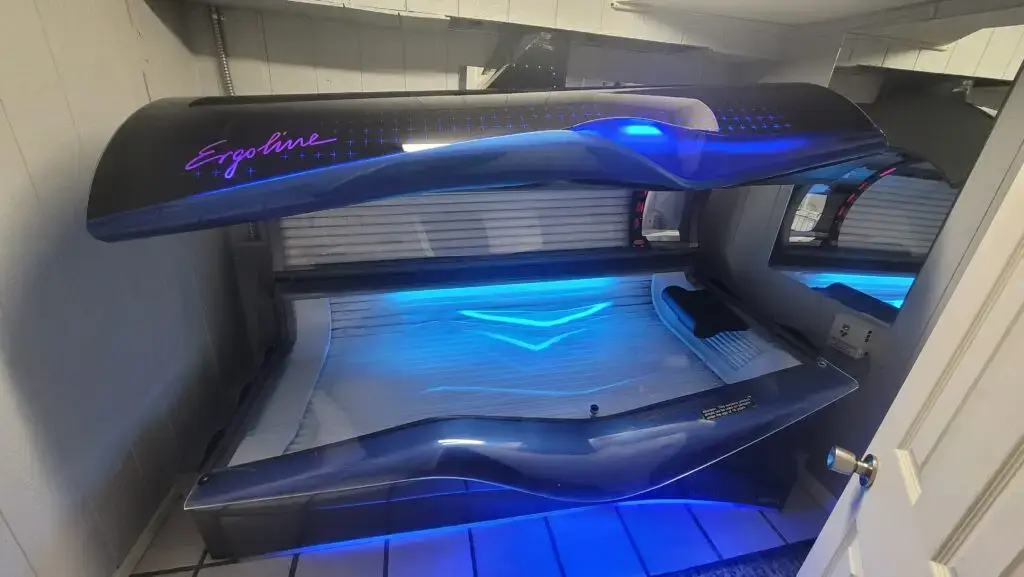 private and secure tanning bed at Lyndsay L. Salon
